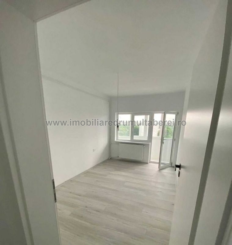 vanzare apartament 3 camere, Parc Drumul Taberei, Metrou, cf 1, etaj 9/9, semidecomandat, renovat, bloc reabilitat,           pret 120.000 EUR