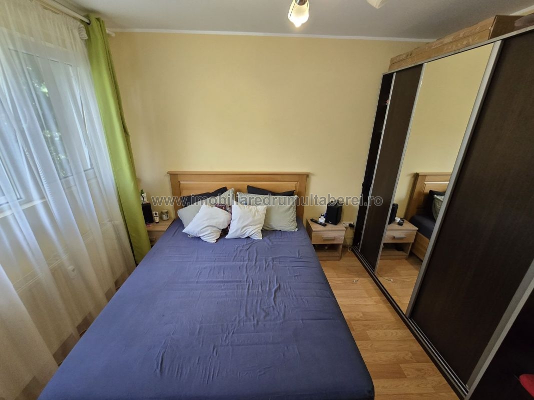 vanzare apartament 2 camere, Brasov, Metrou Parc Drumul Taberei, cf 1, decomandat, etaj 4/4, bloc reabilitat,       pret 91.500 EUR