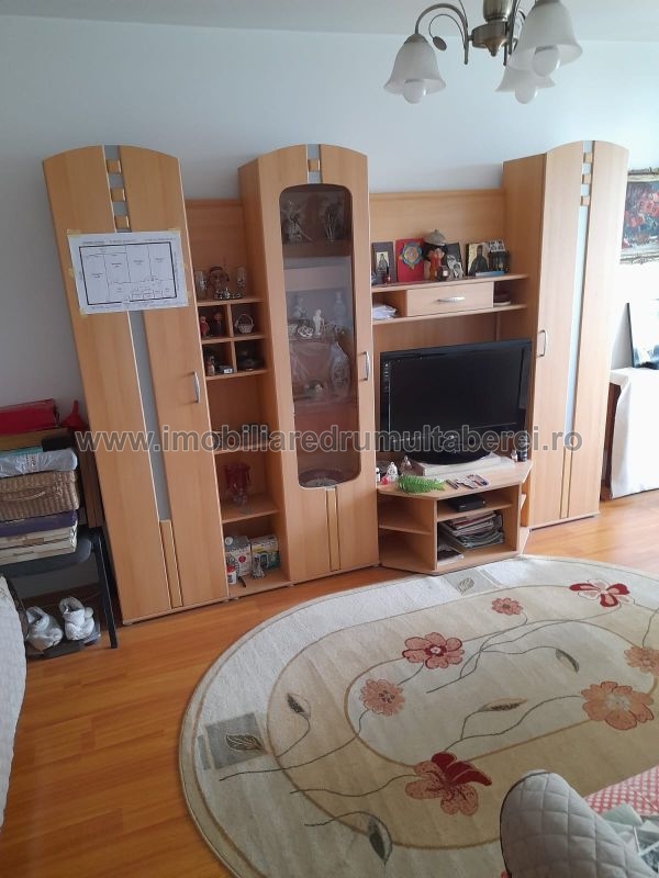 vanzare apartament 3 camere, Brasov, Ghencea, cf 1, decomandat, etaj 5/10, liber,        pret 125.000 EUR