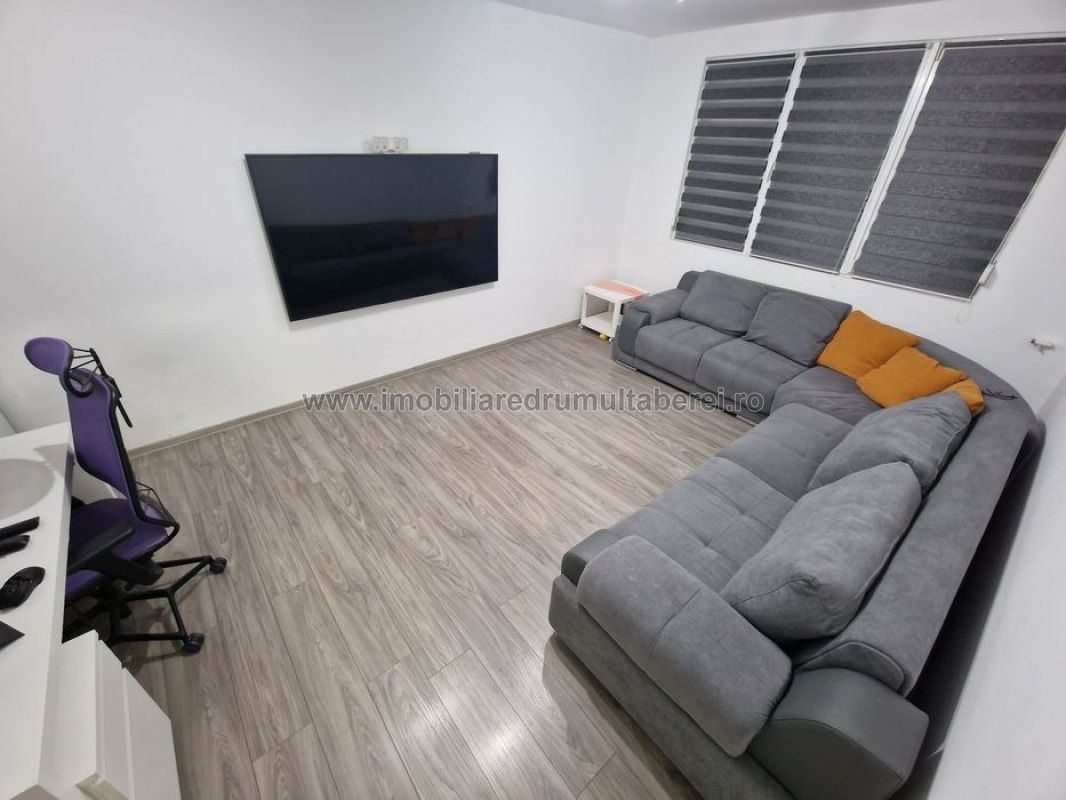 vanzare apartament 3 camere, Valea Oltului, cf 1, decomandat, etaj 4/4, renovat, bloc reabilitat,         pret 125.000 EUR
