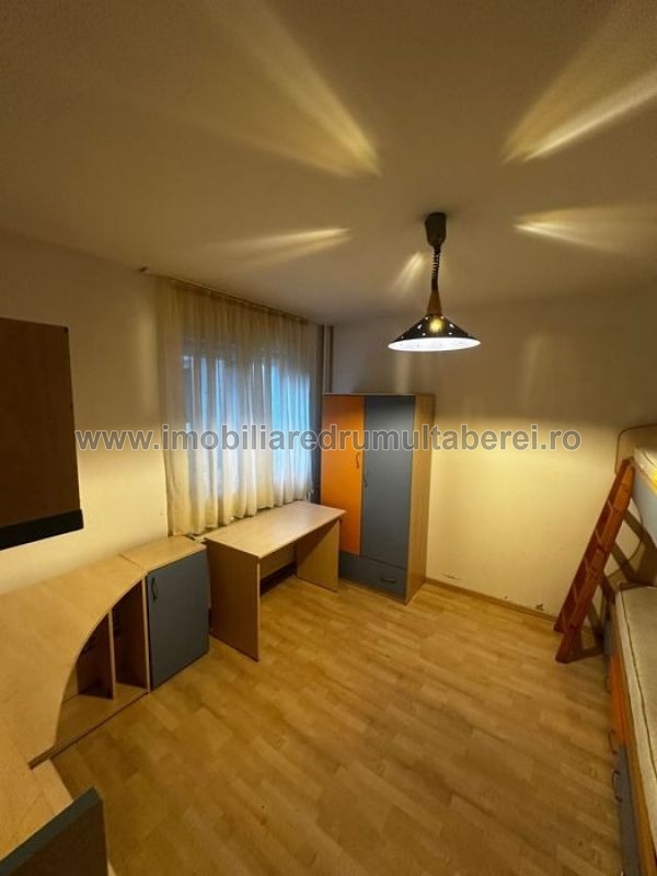 vanzare apartament2 camere, Plaza, Brasov, cf 1, etaj 1/10, circular, centrala, bloc reabilitat,       pret 102.000 EUR