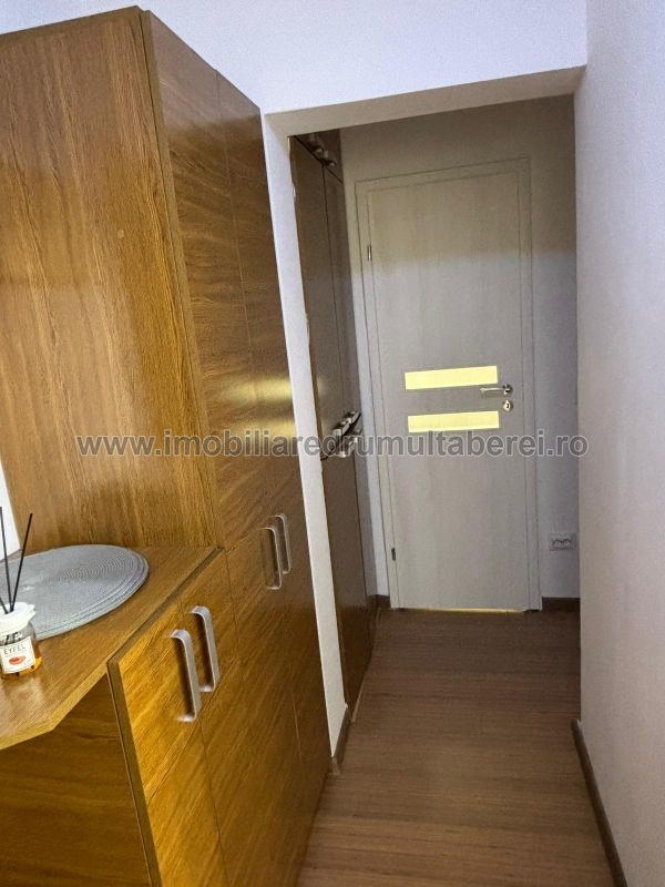 vanzare apartament 3 camere, Valea Oltului, Metrou Valea Ialomitei, cf 1, decomandat, etaj 6/10, liber,         120.000 EUR