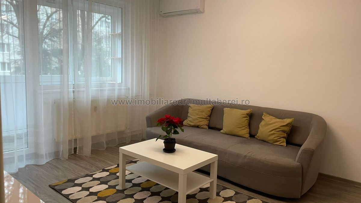 vanzare apartament 2 camere, Romancierilor, Metrou, cf 1, decomandat, etaj 1/10, renovat, mobilat,         pret 125.000 EUR