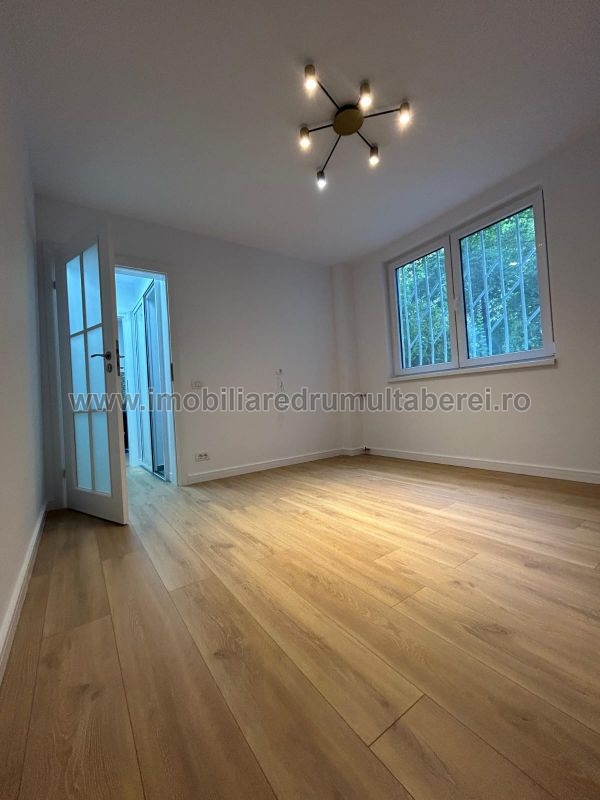 vanzare apartament 2 camere, Parc Drumul Taberei, Metrou, cf 1, parter/10, circular, renovat,          pret 133.000 EUR