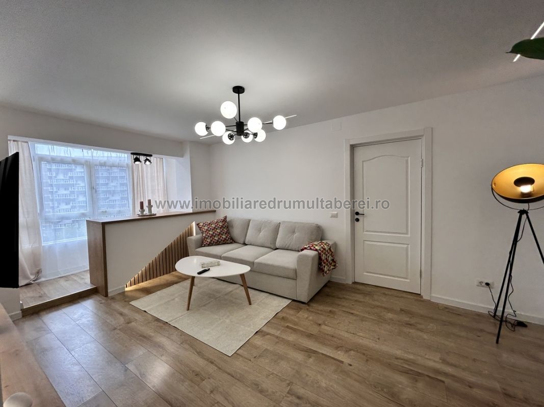 vanzare apartament 2 camere, Bucla, Metrou Romancierilor, cf 1, etaj 6/10, semidecomandat, renovat, mobilat,         pret 132.000 EUR