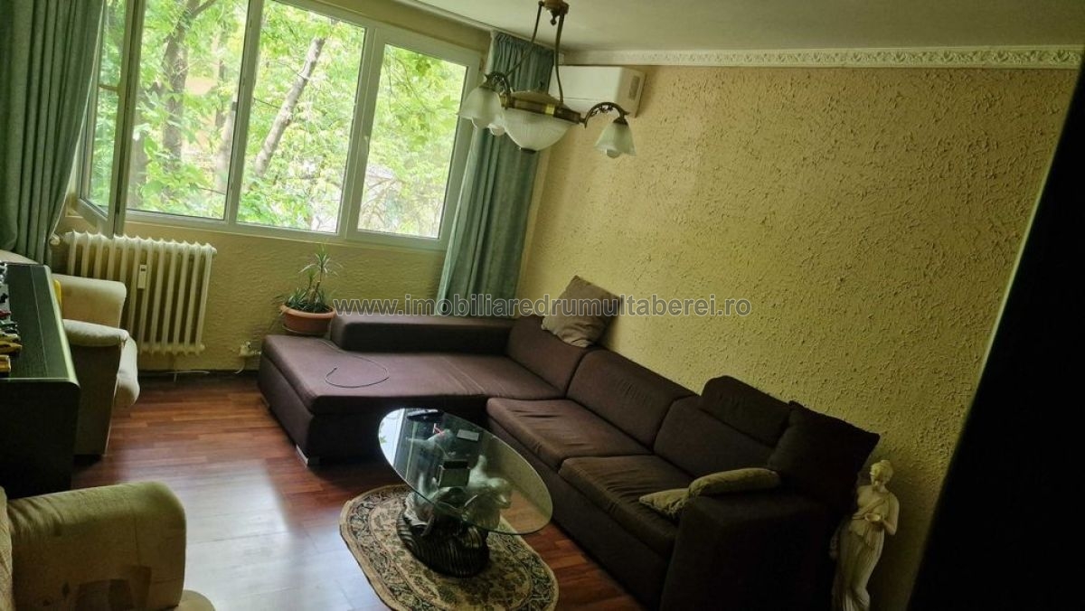 vanzare apartament 3 camere, Timisoara, Romancierilor Metrou, cf 1, etaj 1/4, semidecomandat, boxa,          pret 133.000 EUR