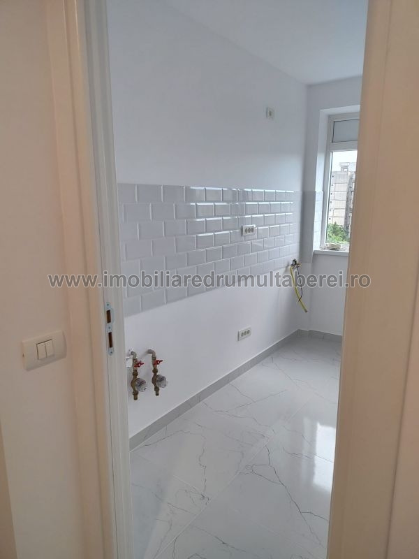 vanzare apartament 2 camere, Compozitorilor, cf 1, etaj 8/9, semidecomandat, renovat nou,       pret 109.000 EUR