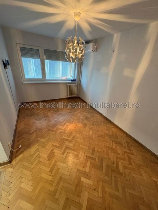 vanzare apartament 2 camere, Timisoara, Romancierilor Metrou, cf 1, etaj 8/9, semidecomandat, liber,           pret 90.000 EUR
