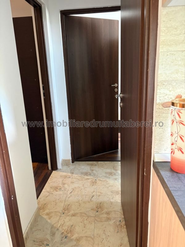 vanzare apartament 2 camere, Romancierilor, Metrou, cf 1, etaj 5/10, circular, mobilat, liber,           pret 113.500 EUR
