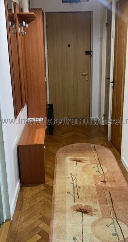 vanzare apartament 3 camere, Favorit, Metrou, cf 1, etaj 6/10, circular, bloc reabilitat,          pret 129.000 EUR