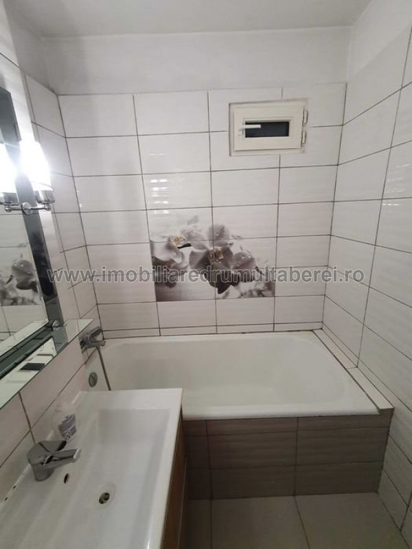 vanzare apartament 3 camere, Timisoara, AFI Cotroceni, cf 1, decomandat, etaj 5/10, bloc 1979,            pret 160.000 EUR