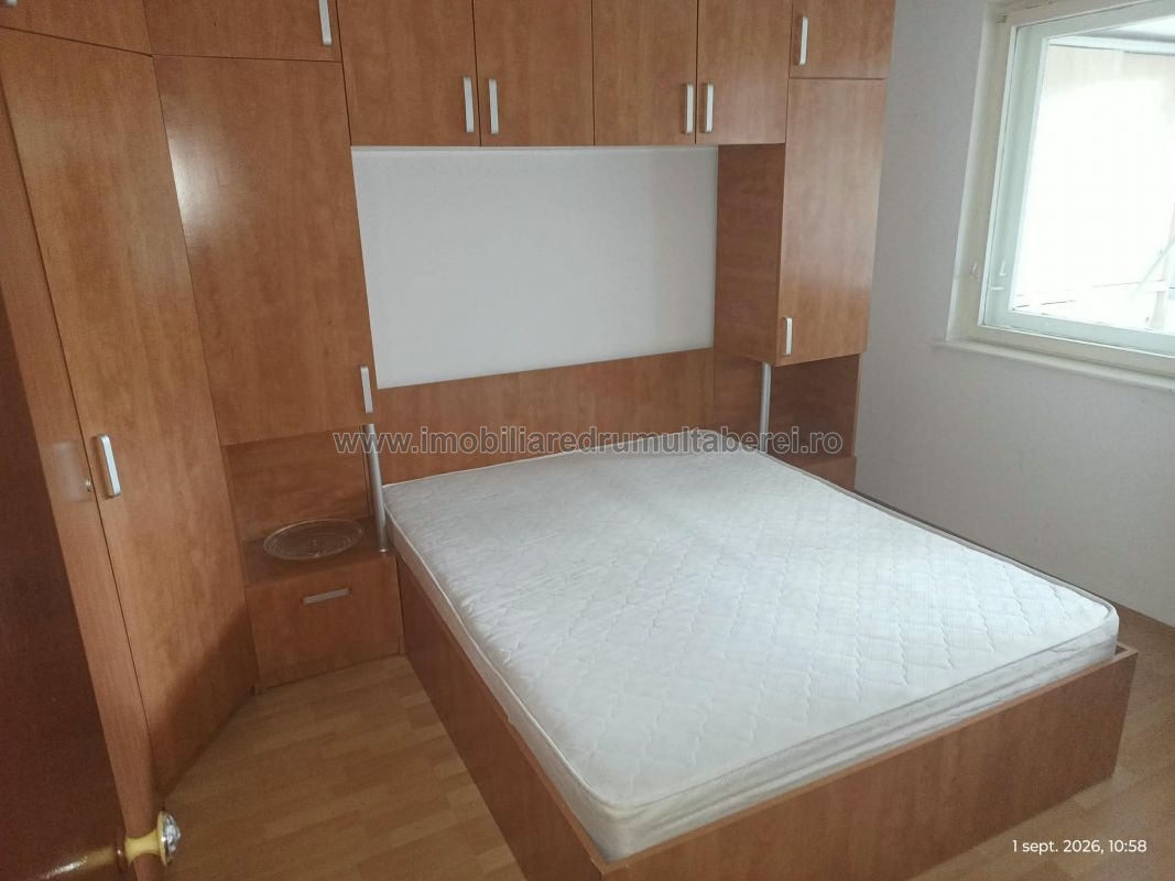 vanzare apartament 3 camere, Parc Drumul Taberei, Metrou, cf 1, etaj 4/9, semidecomandat, bloc reabilitat,          pret 145.000 EUR