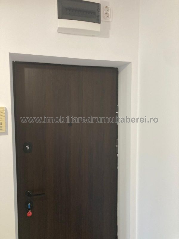 vanzare apartament 2 camere, Favorit, Metrou Tudor Vladimirescu, cf 1, etaj 4/4, semidecomandat, bloc reabilitat,         pret 123.000 EUR