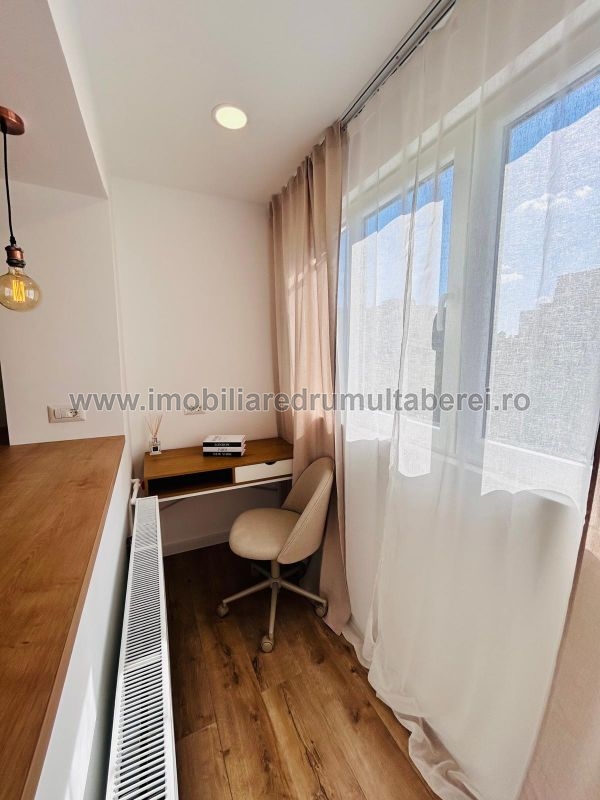vanzare apartament 2 camere, Favorit, Metrou, cf 1, etaj 5/10, circular, mobilat,          pret 144.000 EUR