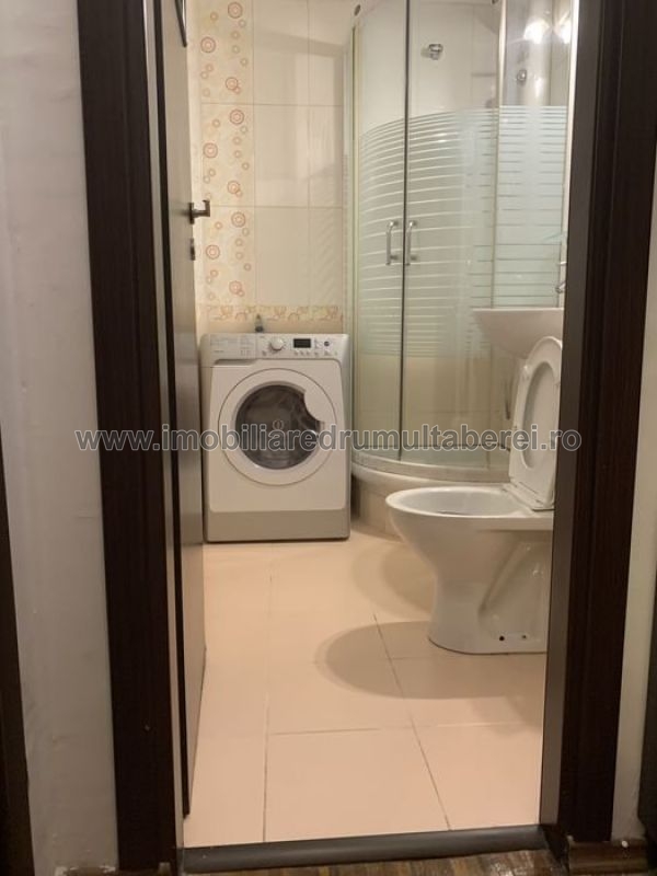 vanzare apartament 2 camere, Favorit, Metrou, cf 1, etaj 5/8, semidecomandat, bloc reabilitat,          pret 112.000 EUR