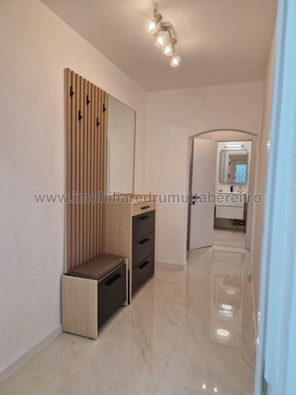 vanzare apartament 2 camere, Auchan, Parc Drumul Taberei, cf 1, decomandat, etaj 2/4, renovat, bloc reabilitat,             pret 139.000 EUR